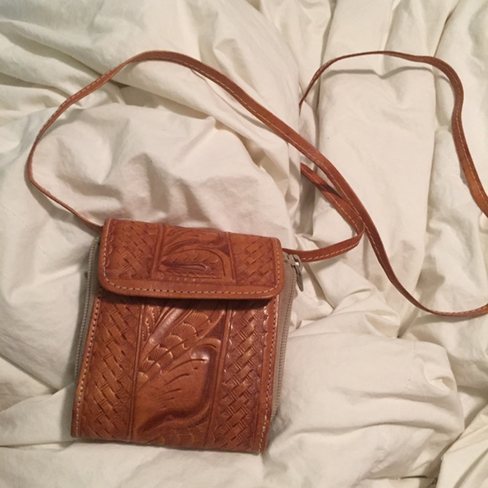 Leaders In Leather Small Crossbody Coin Purse Gem